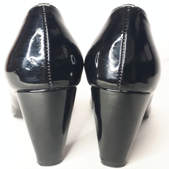 La Diva Chunky Heel 3D Flower Toe Black Patent 8 - Picture 7 of 13